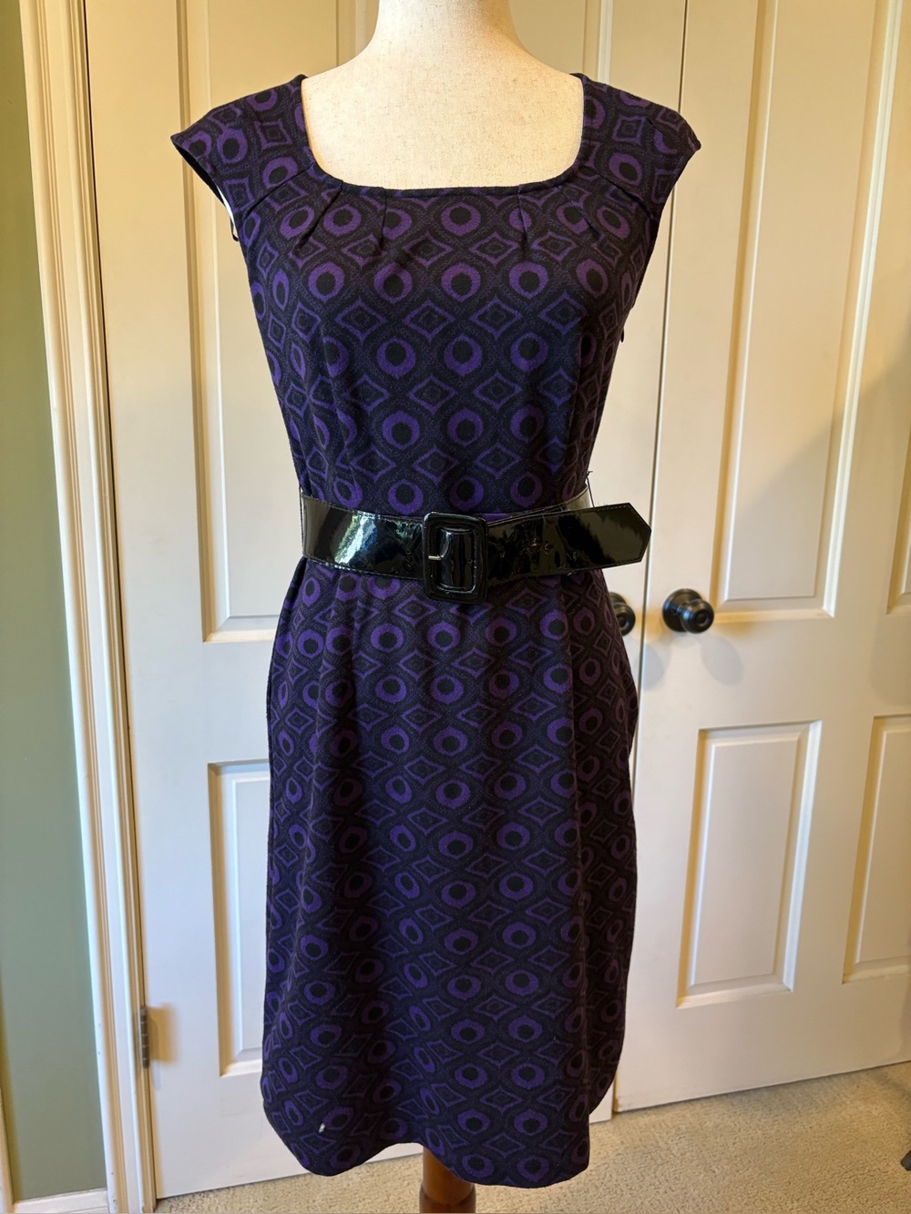 dBy Sheath Midi Dress with Scoop Neck